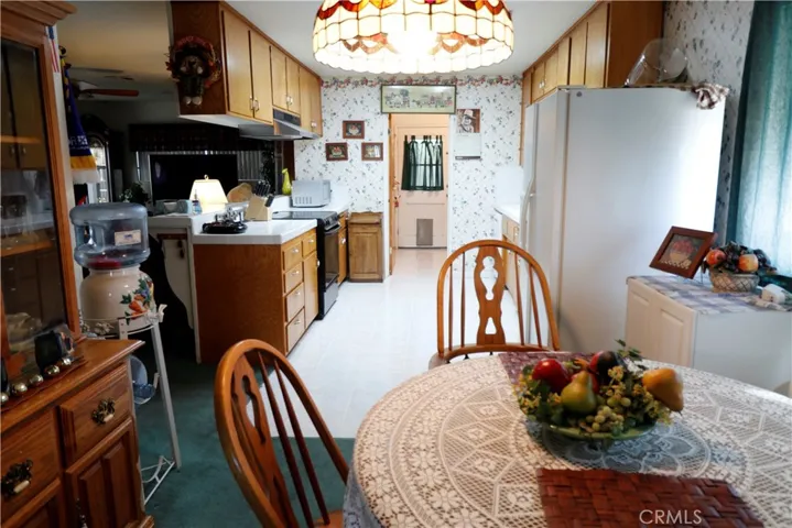 dining to kitchen