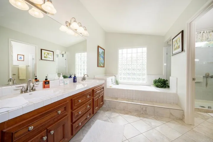 1809 Willowhaven Road, Encinitas, California 92024