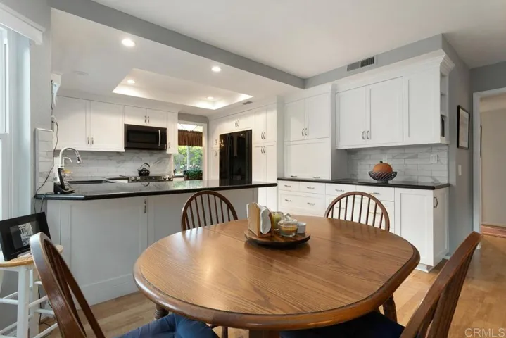 2934 Sombrosa, Carlsbad, California 92009