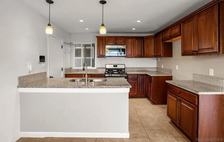 882 S Lincoln Ave, El Cajon, California 92020