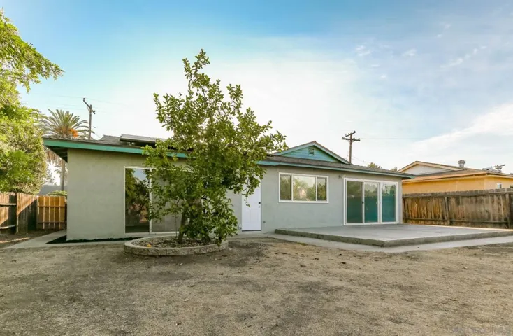 882 S Lincoln Ave, El Cajon, California 92020