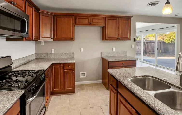 882 S Lincoln Ave, El Cajon, California 92020