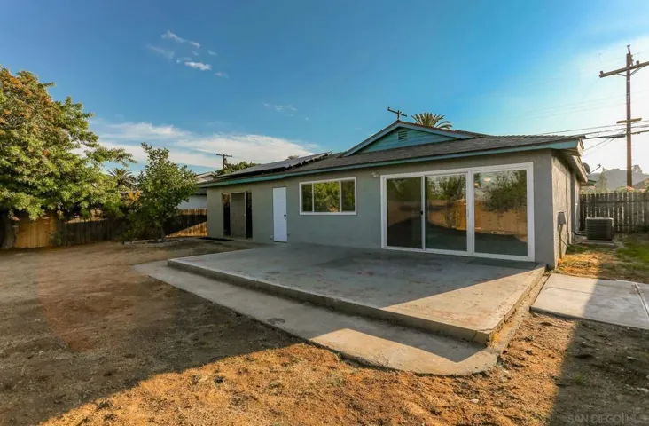 882 S Lincoln Ave, El Cajon, California 92020