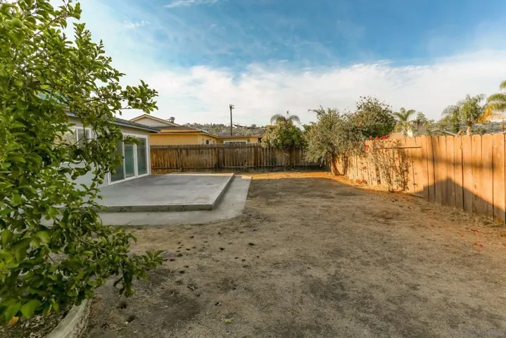 882 S Lincoln Ave, El Cajon, California 92020