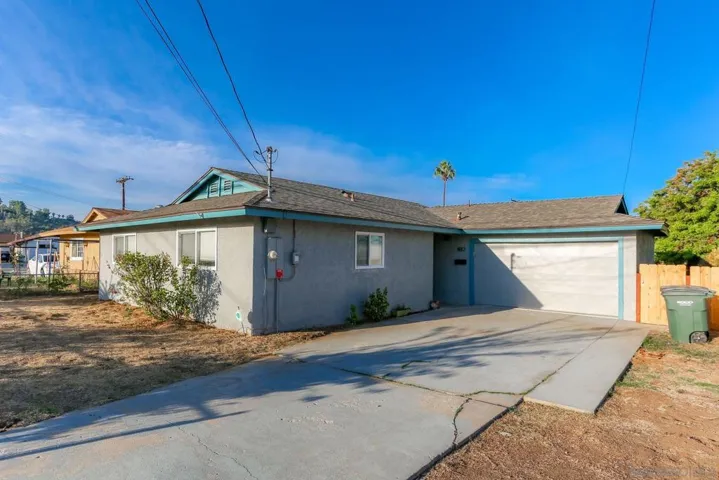 882 S Lincoln Ave, El Cajon, California 92020