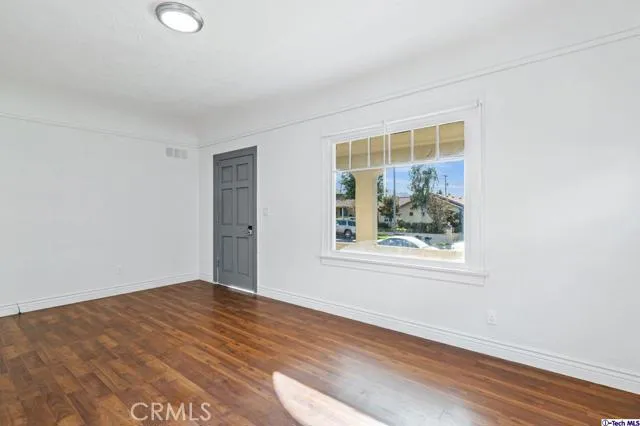 927 E Cypress Avenue, Burbank, California 91501
