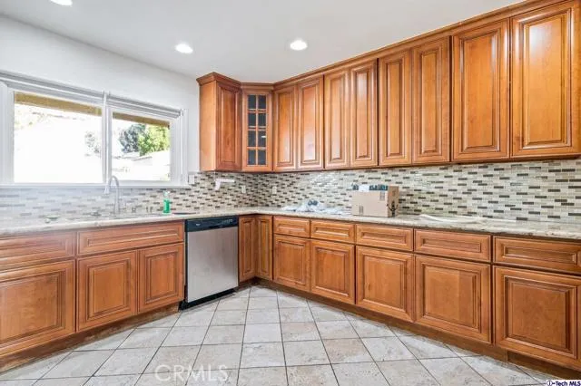 927 E Cypress Avenue, Burbank, California 91501