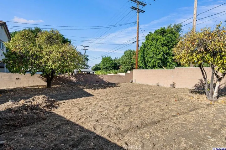 927 E Cypress Avenue, Burbank, California 91501