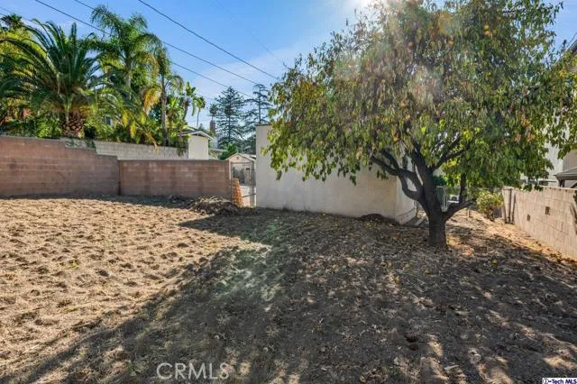 927 E Cypress Avenue, Burbank, California 91501