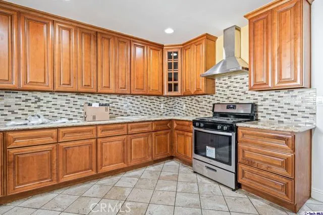 927 E Cypress Avenue, Burbank, California 91501