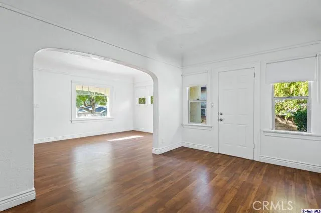 927 E Cypress Avenue, Burbank, California 91501