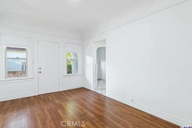 927 E Cypress Avenue, Burbank, California 91501