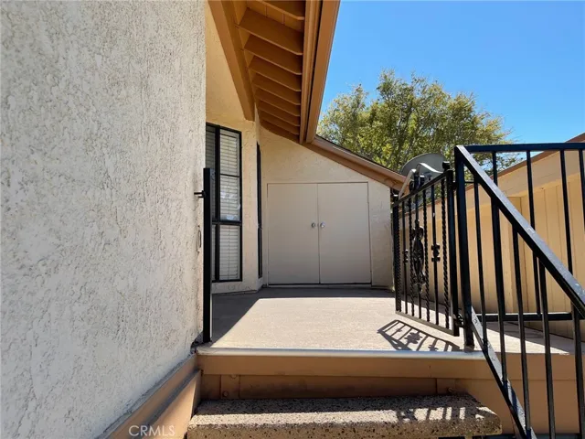 Private front patio