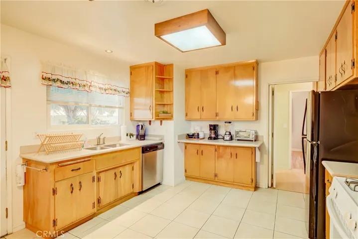 8081 La Palma Drive, Huntington Beach, California 92646