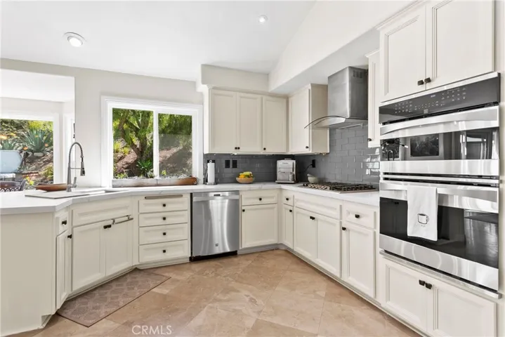 18 Lexington Way, Coto De Caza, California 92679