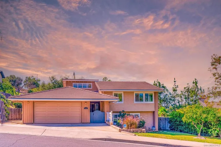 1116 Circle Dr, Escondido, California 92025