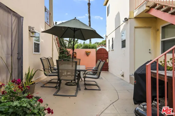 3670 Glenfeliz Boulevard, Los Angeles, California 90039