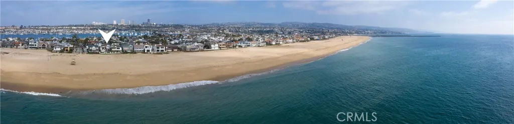 2 houses from the beach!
