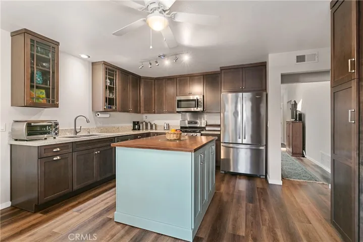 9 Dogwood S, Irvine, California 92612