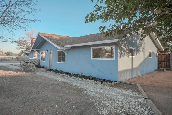 22452 Sioux Road, Apple Valley, California 92308