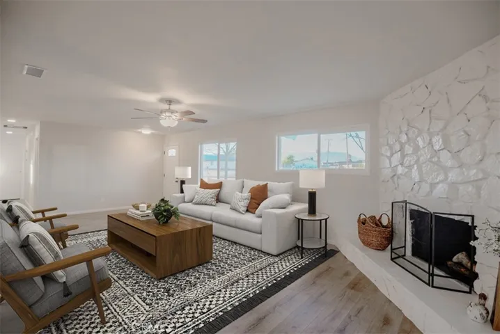 22452 Sioux Road, Apple Valley, California 92308