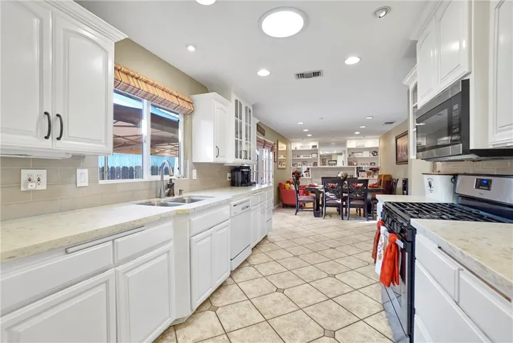 10722 Mead Court, Loma Linda, California 92354
