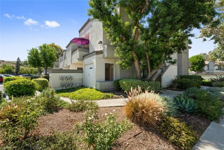 1 Town And Country Road, Pomona, California 91766