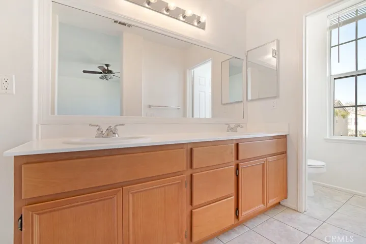 27044 Victoria Lane 102, Valencia, California 91355