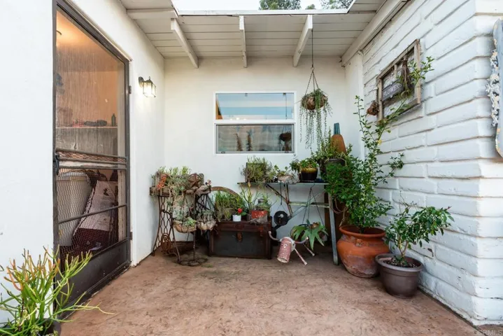 1356 S Grade Road, Alpine, California 91901