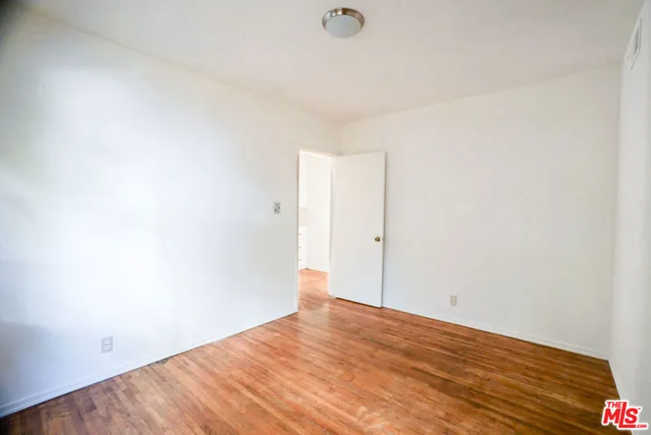 1050 Iliff Street, Pacific Palisades, California 90272
