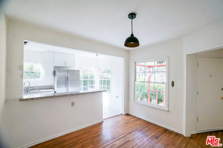 1050 Iliff Street, Pacific Palisades, California 90272