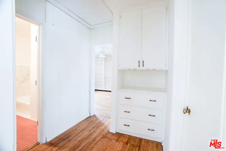 1050 Iliff Street, Pacific Palisades, California 90272