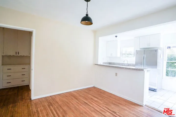 1050 Iliff Street, Pacific Palisades, California 90272