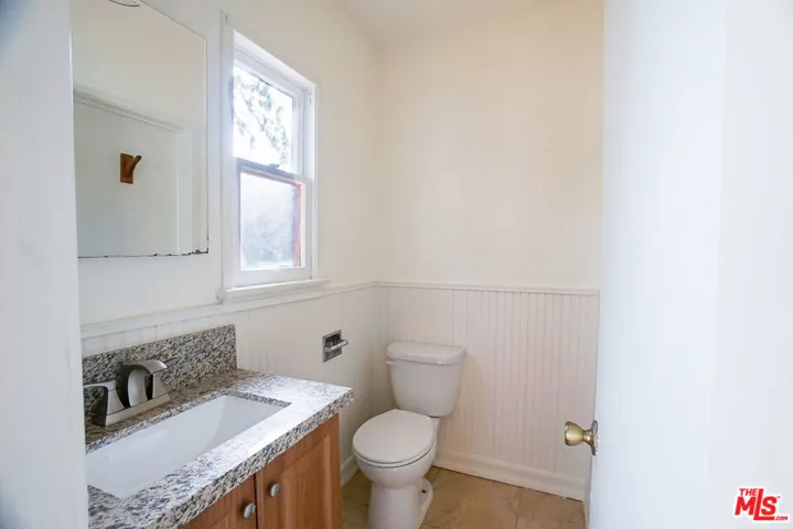 1050 Iliff Street, Pacific Palisades, California 90272