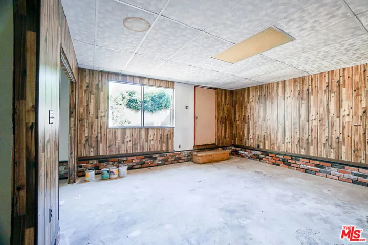 1050 Iliff Street, Pacific Palisades, California 90272