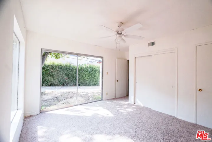 1050 Iliff Street, Pacific Palisades, California 90272