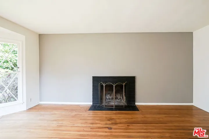 1050 Iliff Street, Pacific Palisades, California 90272