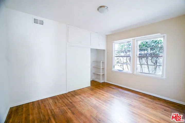 1050 Iliff Street, Pacific Palisades, California 90272
