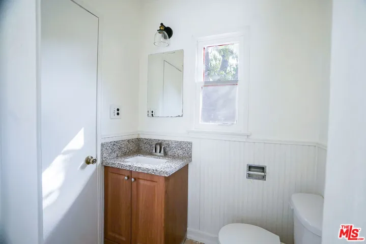 1050 Iliff Street, Pacific Palisades, California 90272