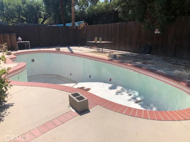 19850 Friar Street, Woodland Hills, California 91367