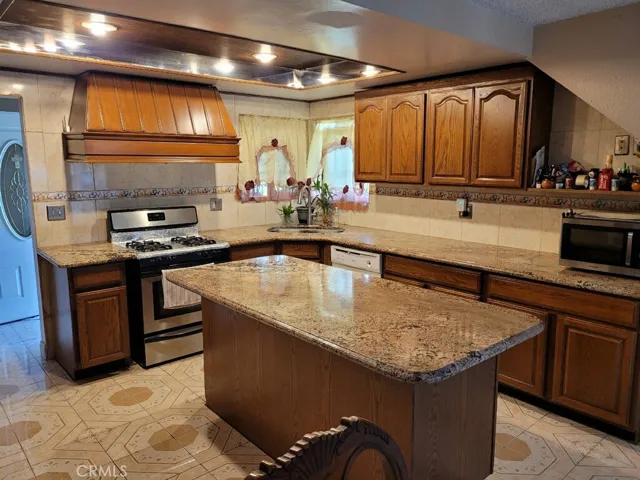 12660 Buttonwood Circle, Riverside, California 92503