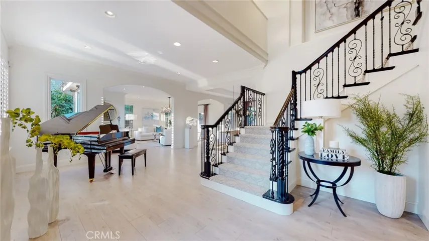 8 Aspen Leaf, Rancho Santa Margarita, California 92679