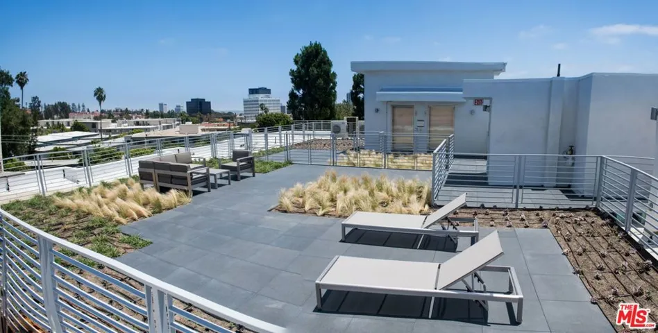 625 S Barrington Avenue 210, Los Angeles, California 90049