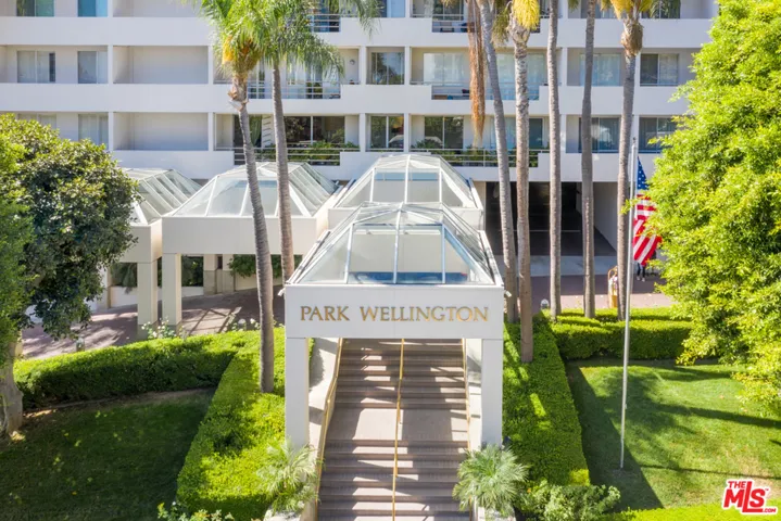 1131 Alta Loma Road 117, West Hollywood, California 90069
