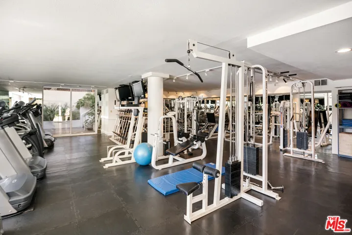 1131 Alta Loma Road 117, West Hollywood, California 90069