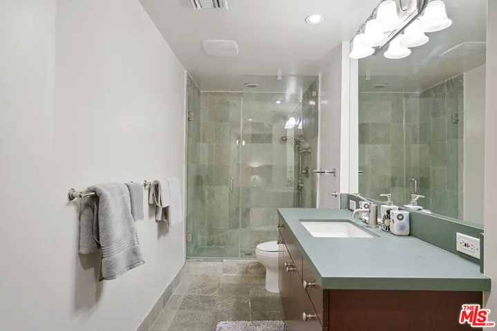 1131 Alta Loma Road 117, West Hollywood, California 90069