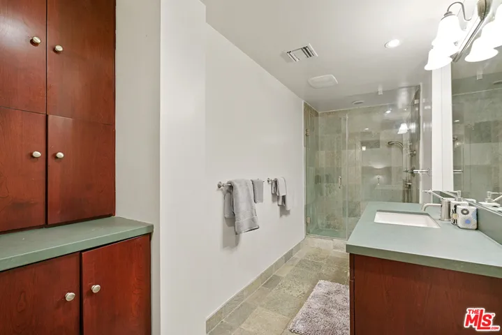 1131 Alta Loma Road 117, West Hollywood, California 90069