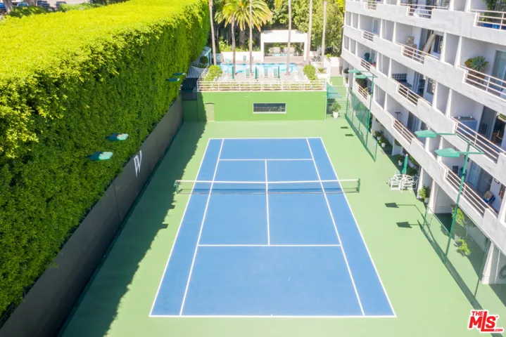 1131 Alta Loma Road 117, West Hollywood, California 90069