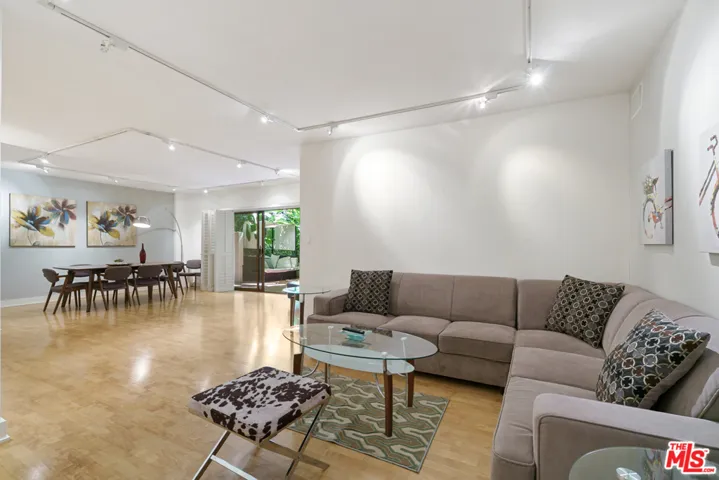 1131 Alta Loma Road 117, West Hollywood, California 90069