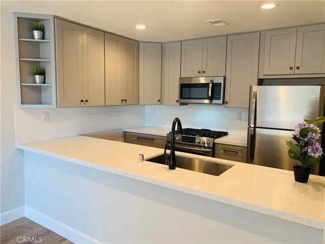 384 Orange Blossom 132, Irvine, California 92618